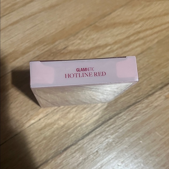 Glamnetic super short press on nails in hotline red - Picture 2 of 2